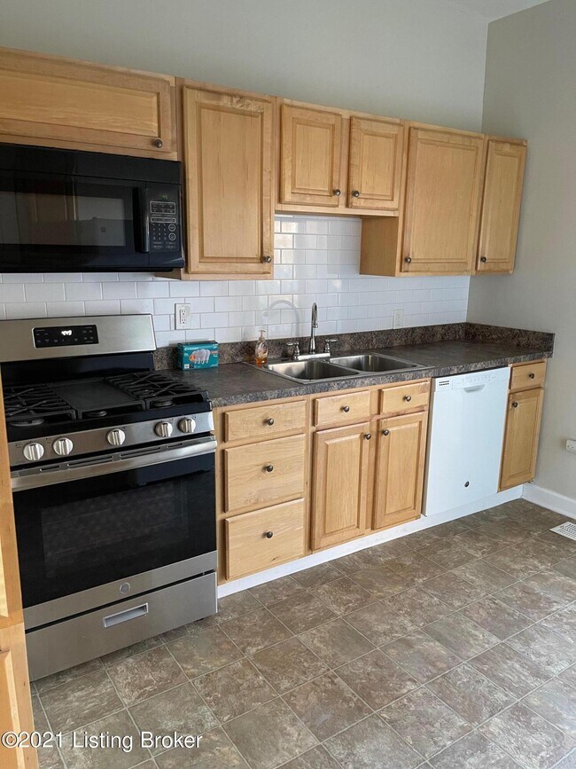 Building Photo - 123 N Keats Ave