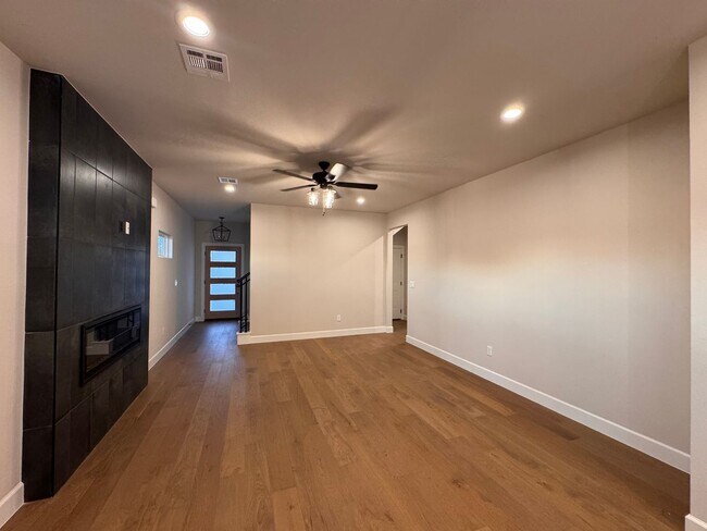 Building Photo - One Month Rent Free - 4 bedrooms - 3 full baths - Brand New