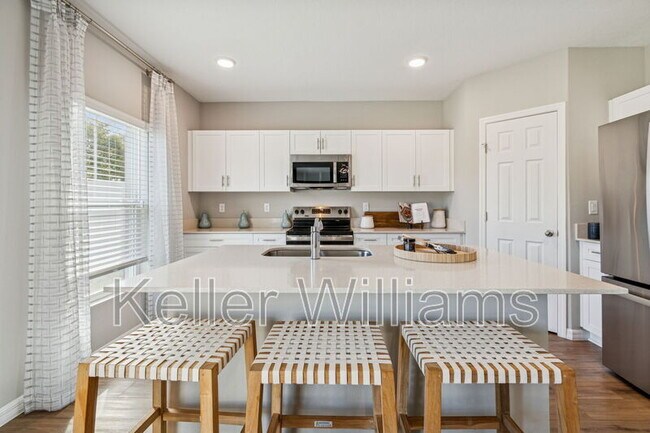 Building Photo - 601 Ambleside Dr