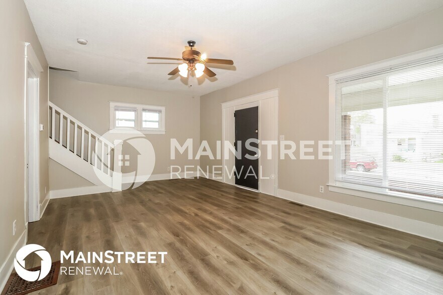 Building Photo - 3909 River Park Dr