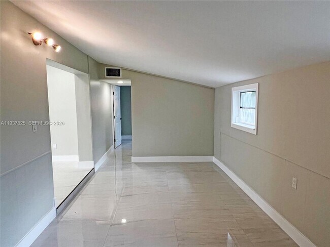 Building Photo - 11962 SW 37th Terrace