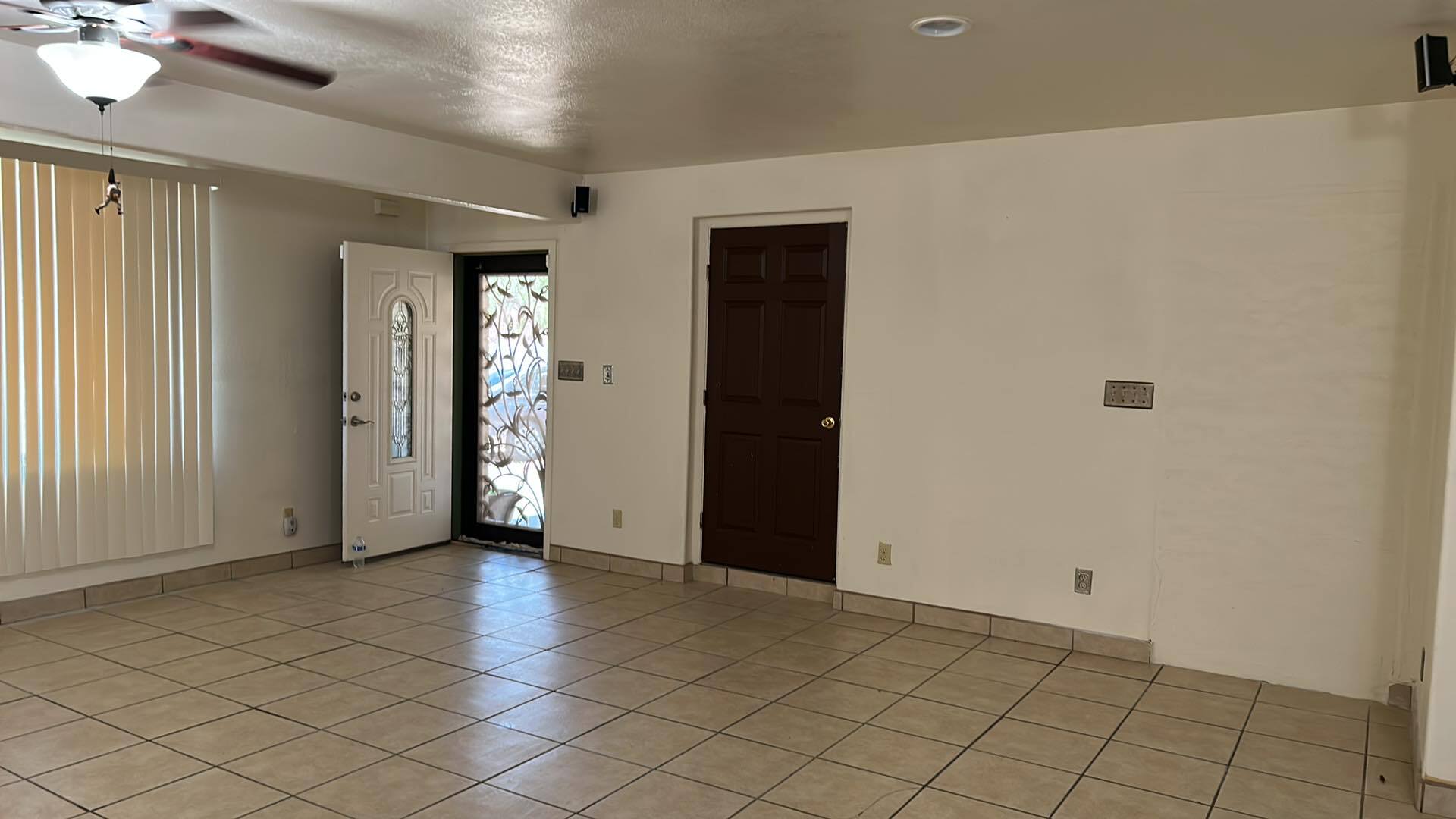 Building Photo - 1175 Avenida Gandara