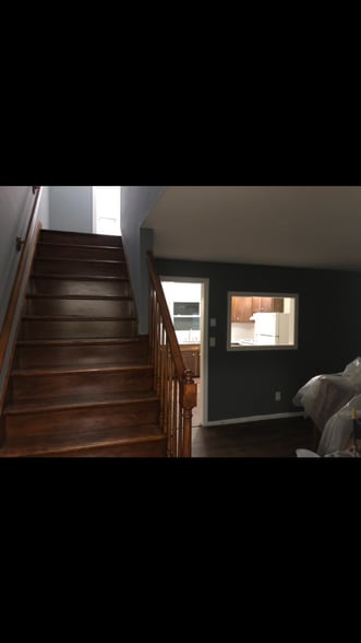 Building Photo - 6 Colonial Dr