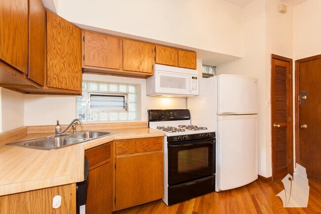 Building Photo - 1 bedroom in Chicago IL 60622