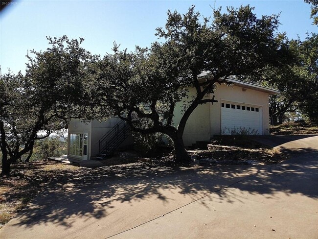 Building Photo - 525 Northwood Hills Dr