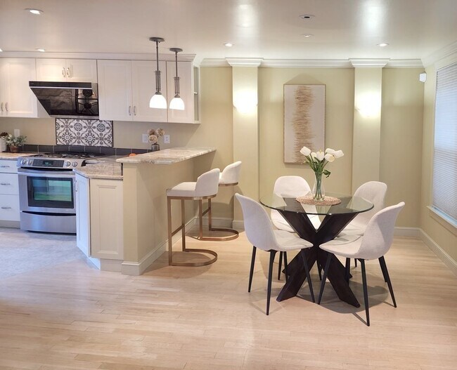 Building Photo - 49B Dana St