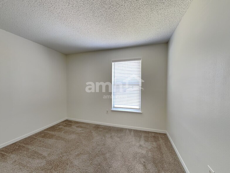Building Photo - 7407 Overland Park Blvd