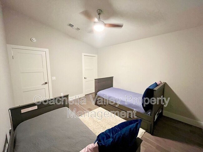 Building Photo - 39866 Newcastle Dr