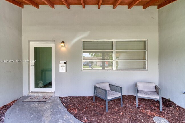 Building Photo - 6620 NW 21st Ct
