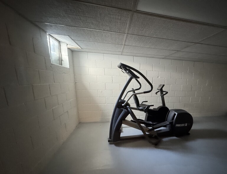 Building Photo - 2403 New Holland Pike