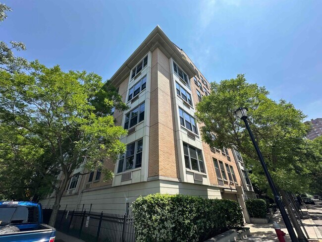 Building Photo - 149 Essex St