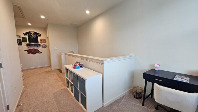 Building Photo - 917 Ufton Aly