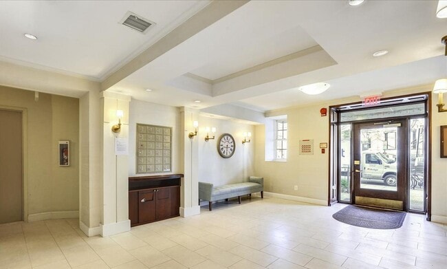 Building Photo - Château Living in this Dupont Circle Delightful Studio- Blocks from the Metro!