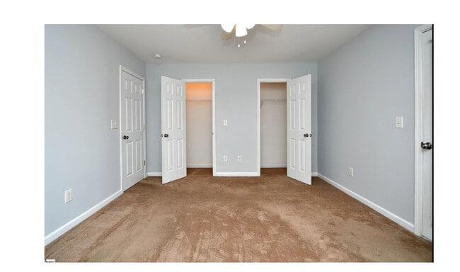 Building Photo - Charming 2-bedroom, 2.5-bathroom townhouse...