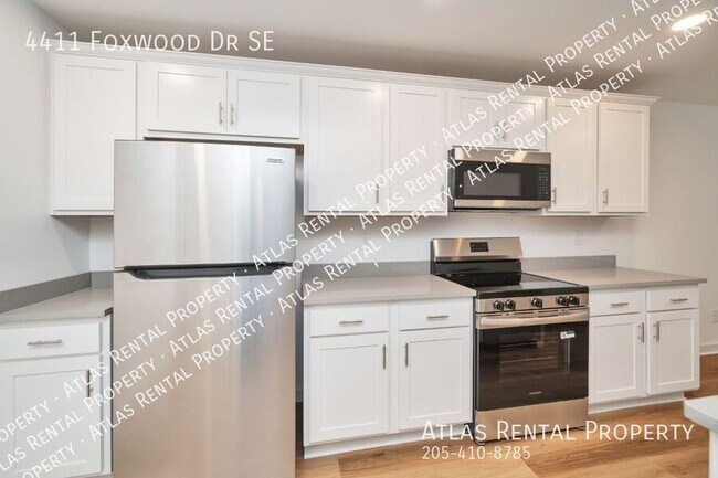 Building Photo - 4411 Foxwood Dr SE