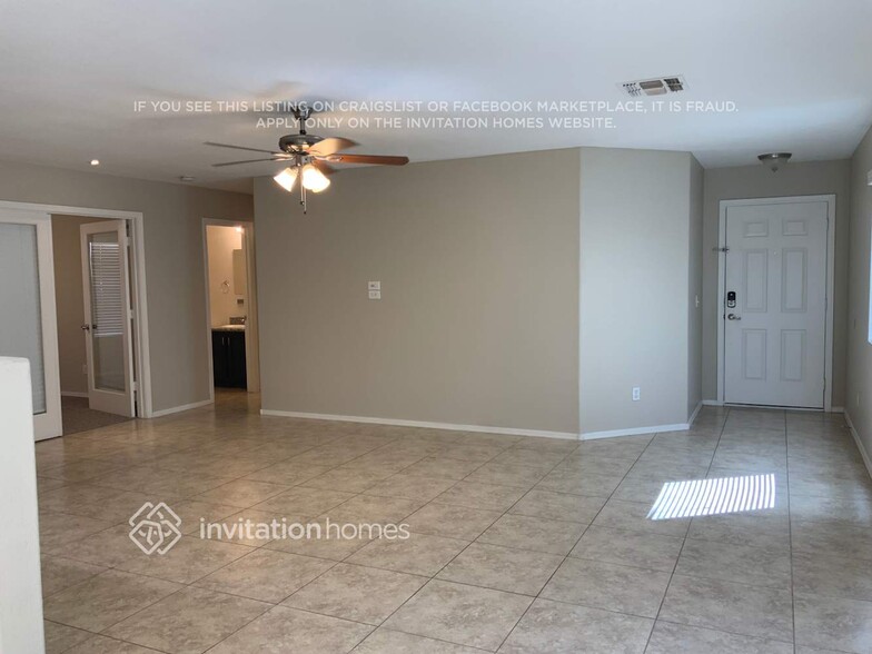 Building Photo - 1102 E Dust Devil Dr