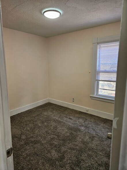 Bedroom - 116 Nicoll St