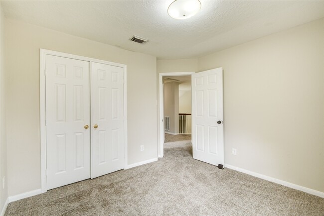 Building Photo - 107 Mango St