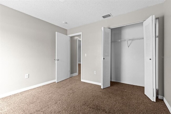 Building Photo - 629 Stillview Cir