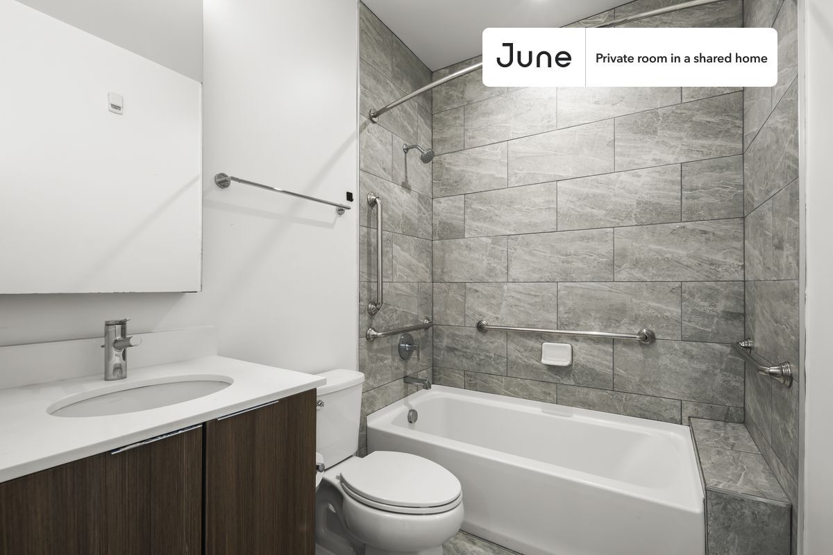 Building Photo - Room in Shared 4 bed/2 bath home in Dupont Circle