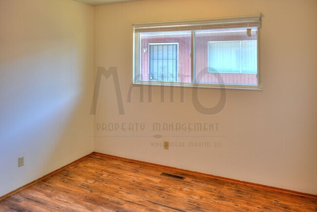 Building Photo - 1218 W Frederick Ave