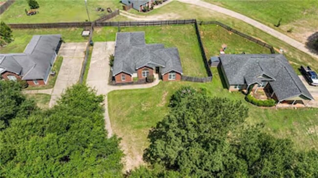 Building Photo - 60 Duke Dr
