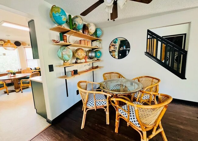 Building Photo - Room in a large shared home, great neighborhood, friendly roommates!