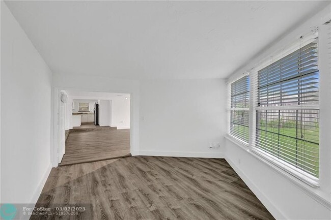 Building Photo - 5981 NE 22nd Way