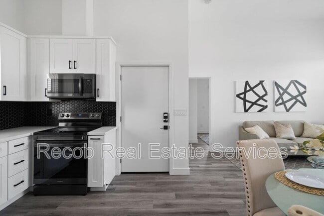 Building Photo - 6634-6644 Rockglen Ave