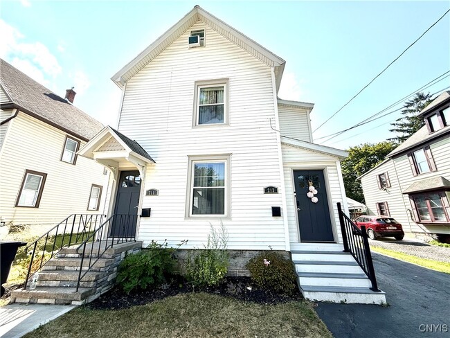 Primary Photo - 211 N Seward Ave