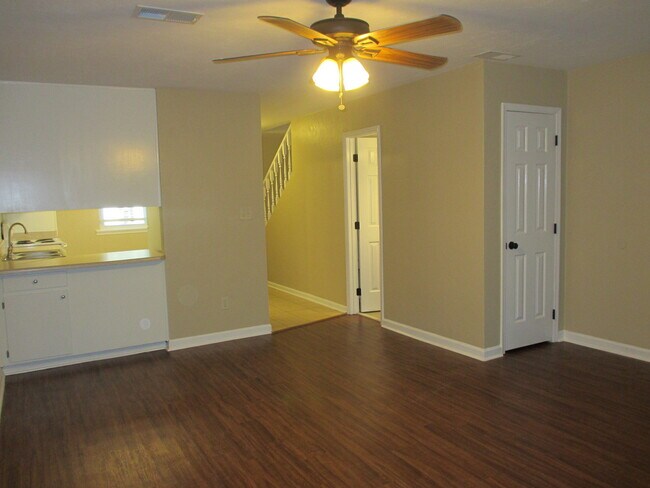 Building Photo - Stunning 2 Bed, 2 1/2 Bath Townhouse Available July 2026