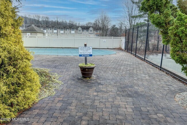 Building Photo - 1508 Wellington Pl