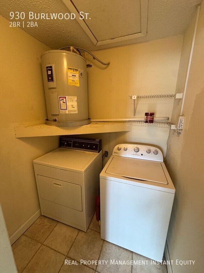 Building Photo - 930 Burlwood St