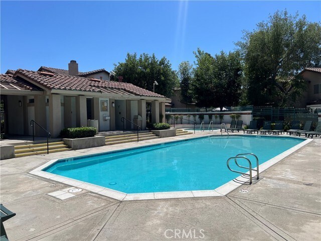 Building Photo - 12948 Ave Empresa