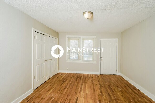 Building Photo - 3 Bedroom Pet-Friendly Home in Louisville,...