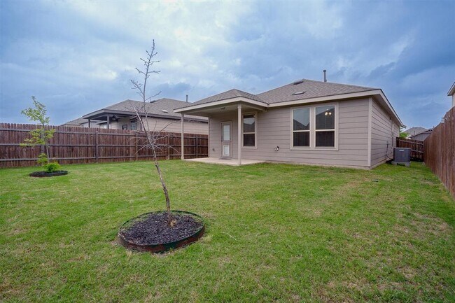 Building Photo - 217 La Dera Dr