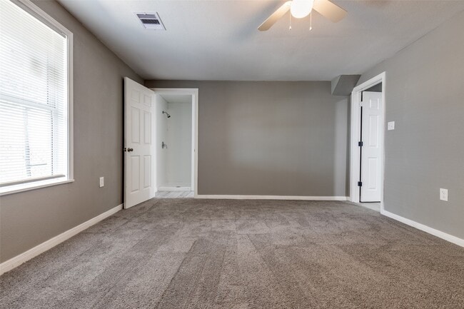 Building Photo - 200 Pine St