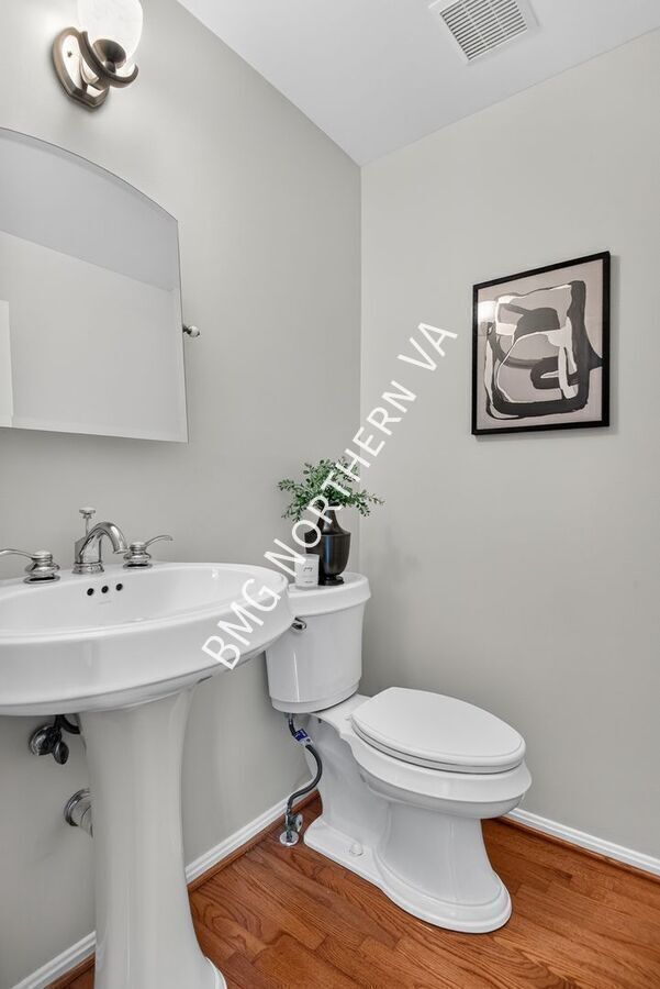 Building Photo - 6001 Keble Dr