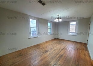 Building Photo - 9 N Frederick Ave