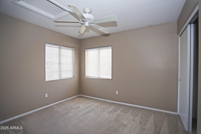 Building Photo - 842 N Naples Dr