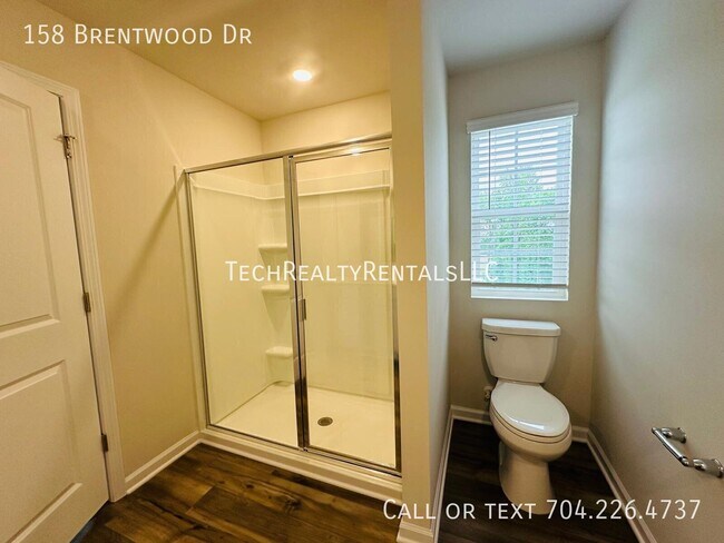 Building Photo - 158 Brentwood Dr
