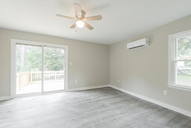 Building Photo - Spacious 4 Bedroom Home in West End Manor – $2,400/mo