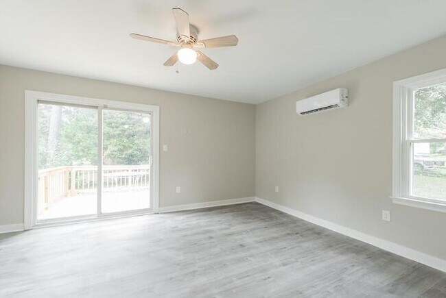 Building Photo - Spacious 4 Bedroom Home in West End Manor – Available April 10 – $2,600/mo