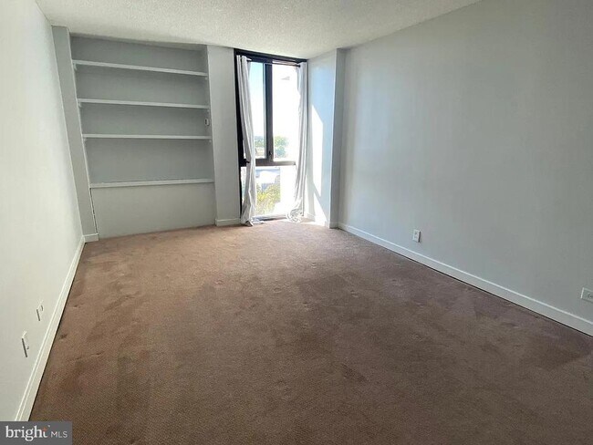 Building Photo - 240 M St SW