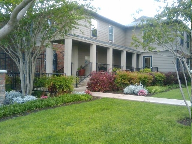 Building Photo - Hillburn Hills