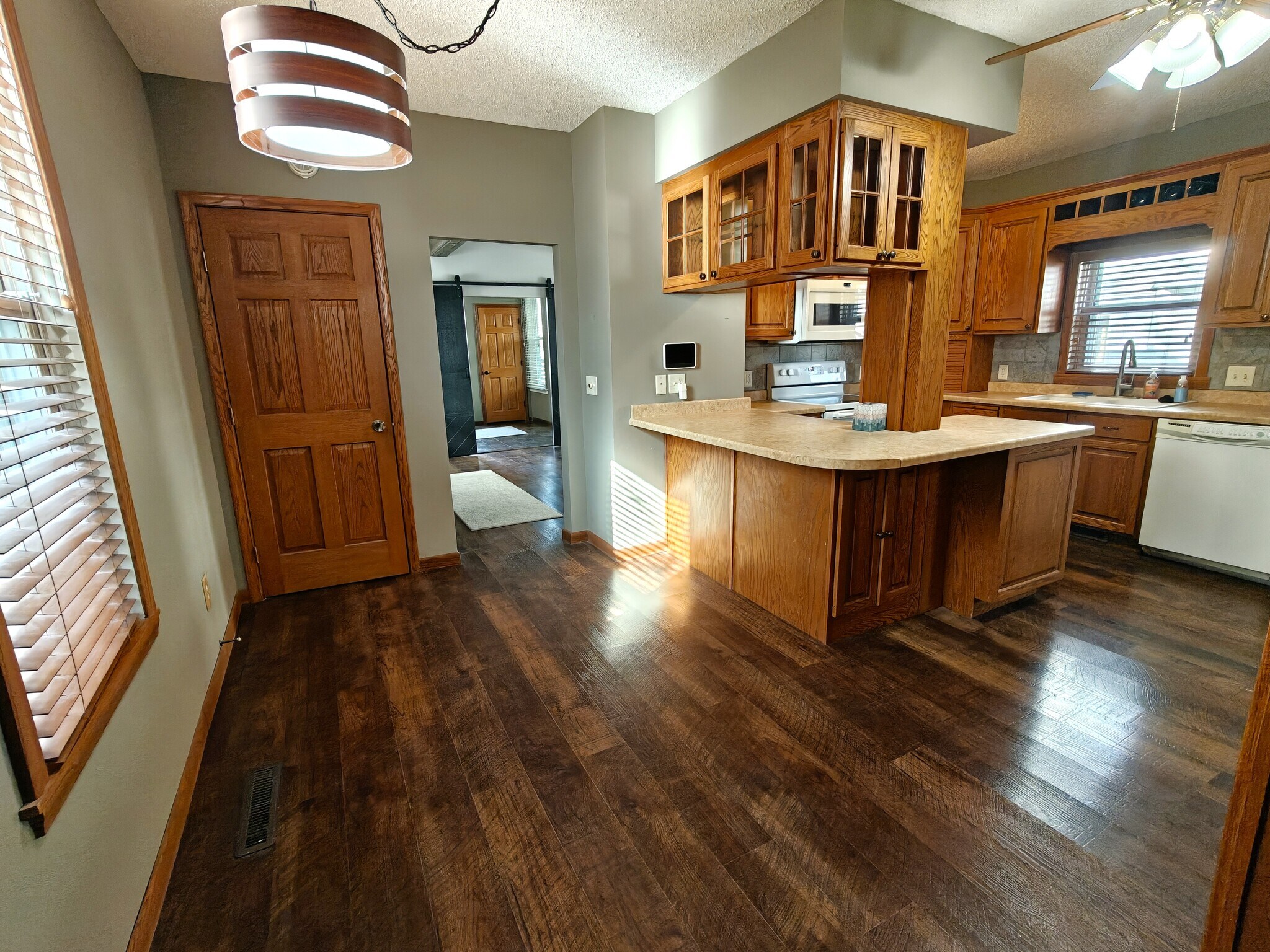 KITCHEN DININGc - 1011 E Grand Ave