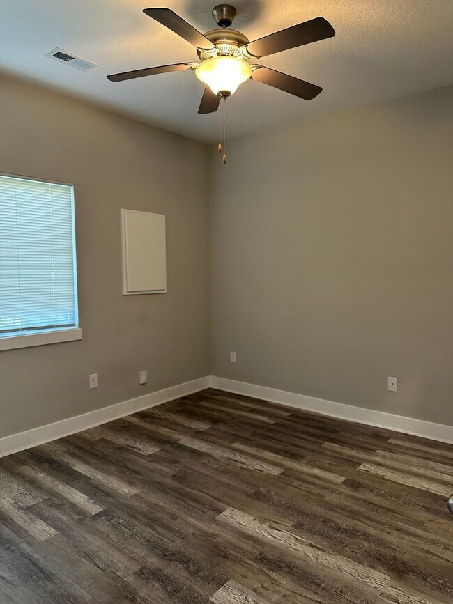 Building Photo - 12138 W 33rd St N