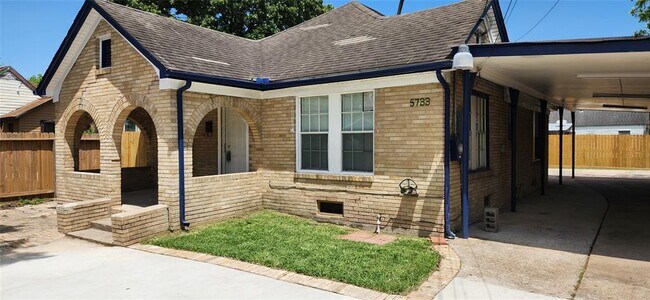 Primary Photo - 5733 Dorbrandt St