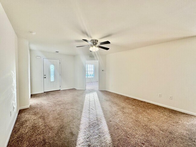 Building Photo - 508 Regency Cir