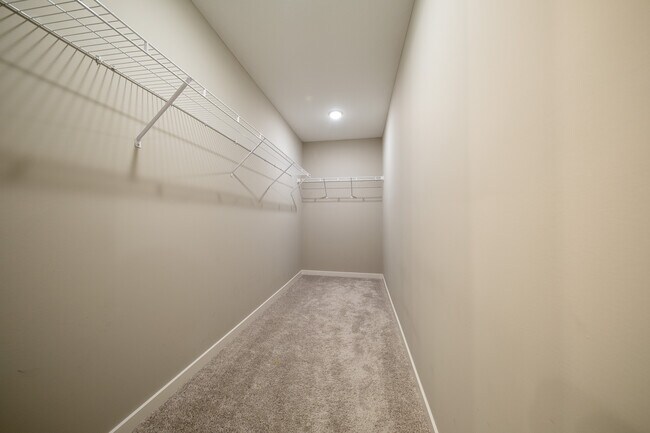 Building Photo - 15083 Athgoe Dr